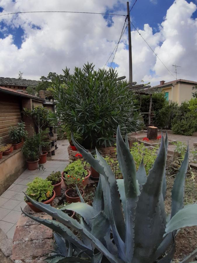 La Casa In Giardino Hotel Volterra Exterior photo