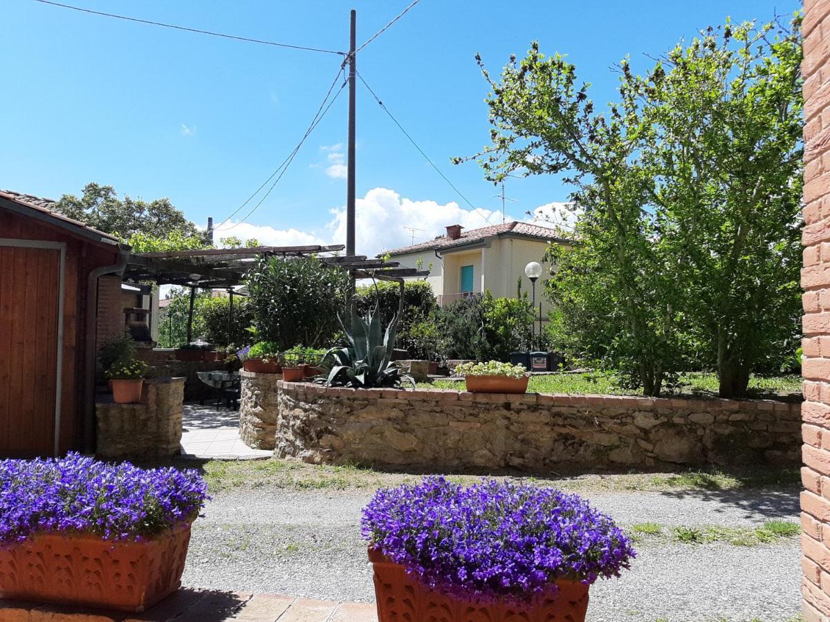 La Casa In Giardino Hotel Volterra Exterior photo